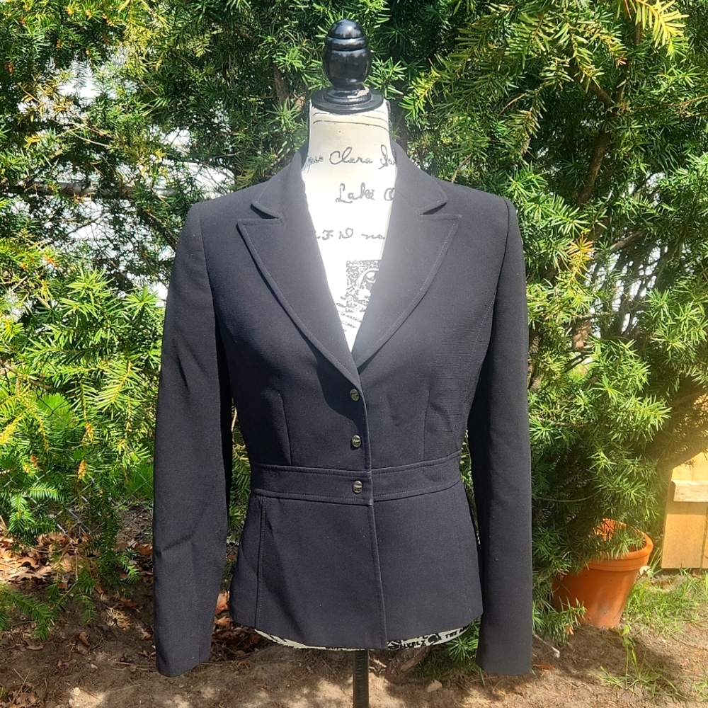TAHARI ▪︎ by Arthur S. Levine Women's fitted Black Blazer crepey fabric, Size 4